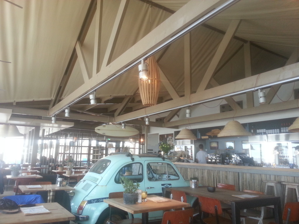 Boho-chic zitten en SUPPEN in Zandvoort- favoriete strandtent