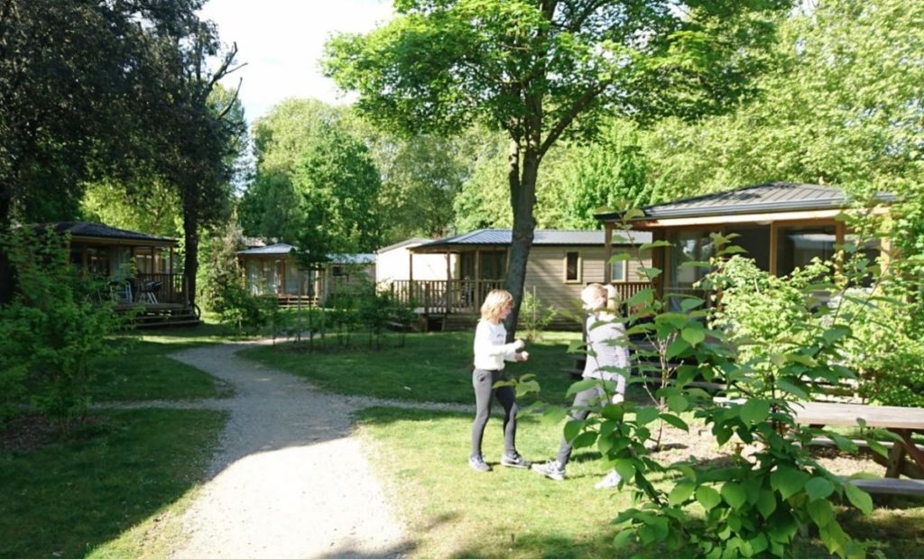 Talks & Treasures - Camping in Parijs - tussen het groen aan de Seine